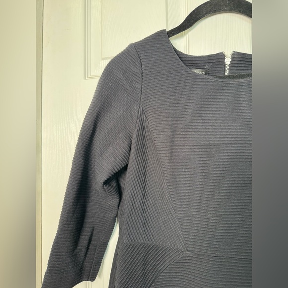 Talbots Black Textured Fit Flare Dress Size 8 Career Classic - Picture 2 of 6